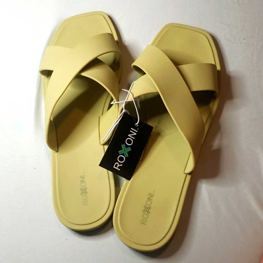 Roxoni Green Crisscross Sandals 💚